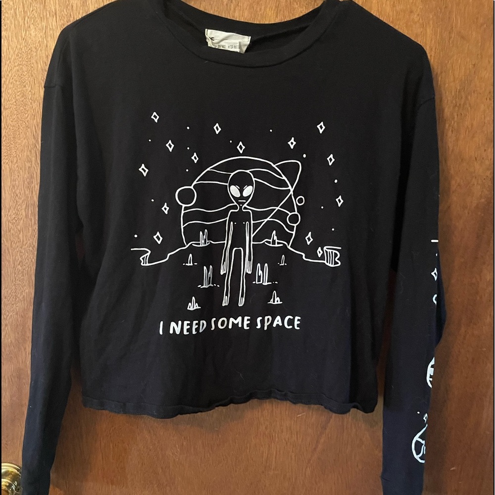 French pastry long sleeve alien graphic black crop top